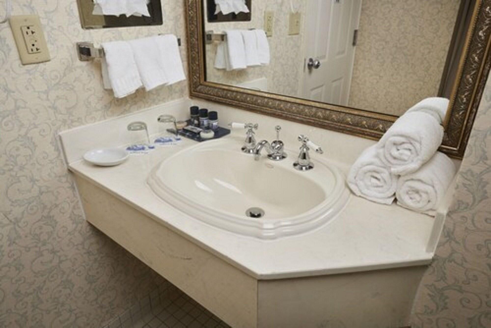 Nittany Lion Inn State College Bagian luar foto